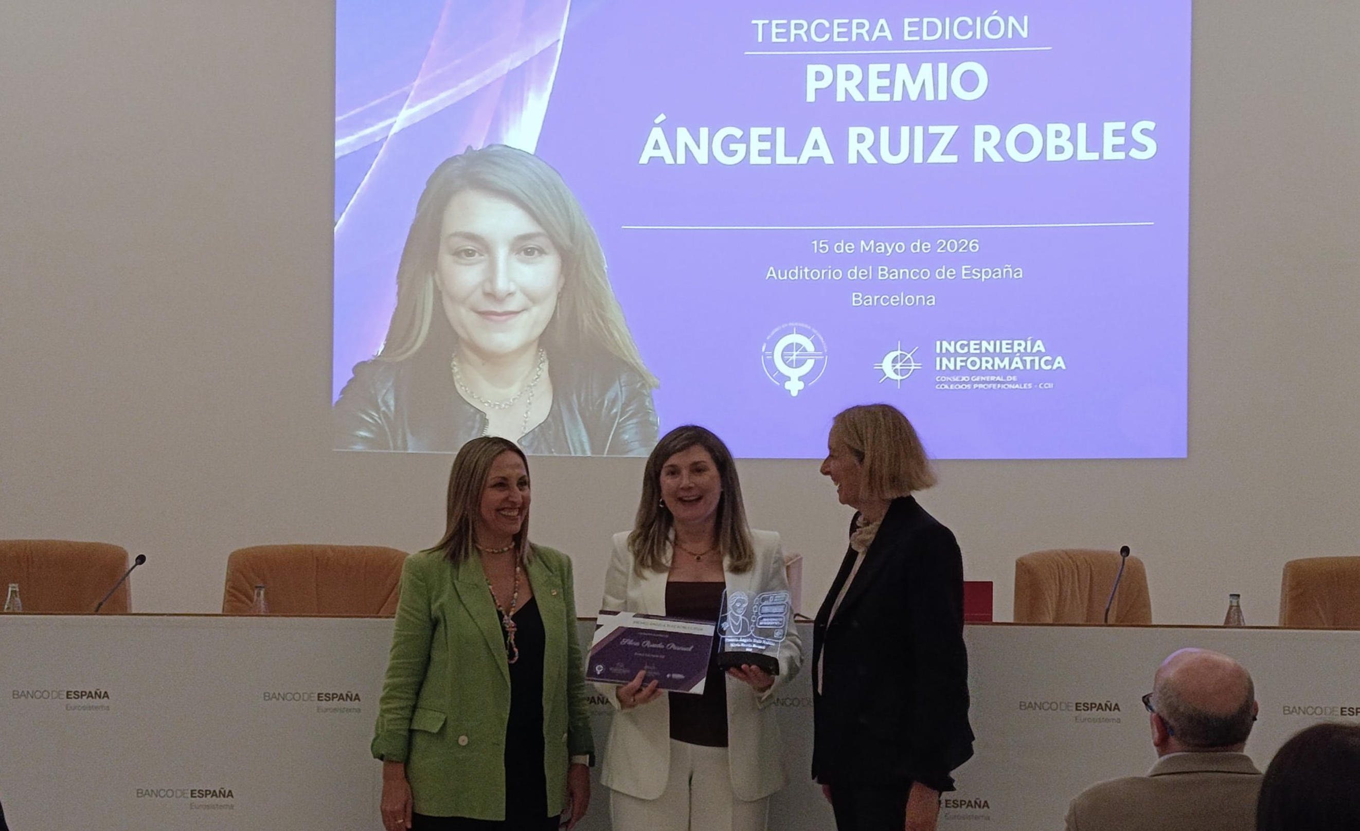 Silvia Rueda, vicepresidenta del COIICV, recibe el Premio Ángela Ruiz Robles por su trayectoria y compromiso con la igualdad en la ingeniería informática